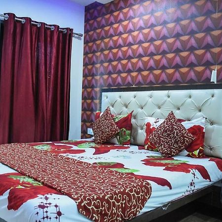 אינדורה Hotel Dilip מראה חיצוני תמונה