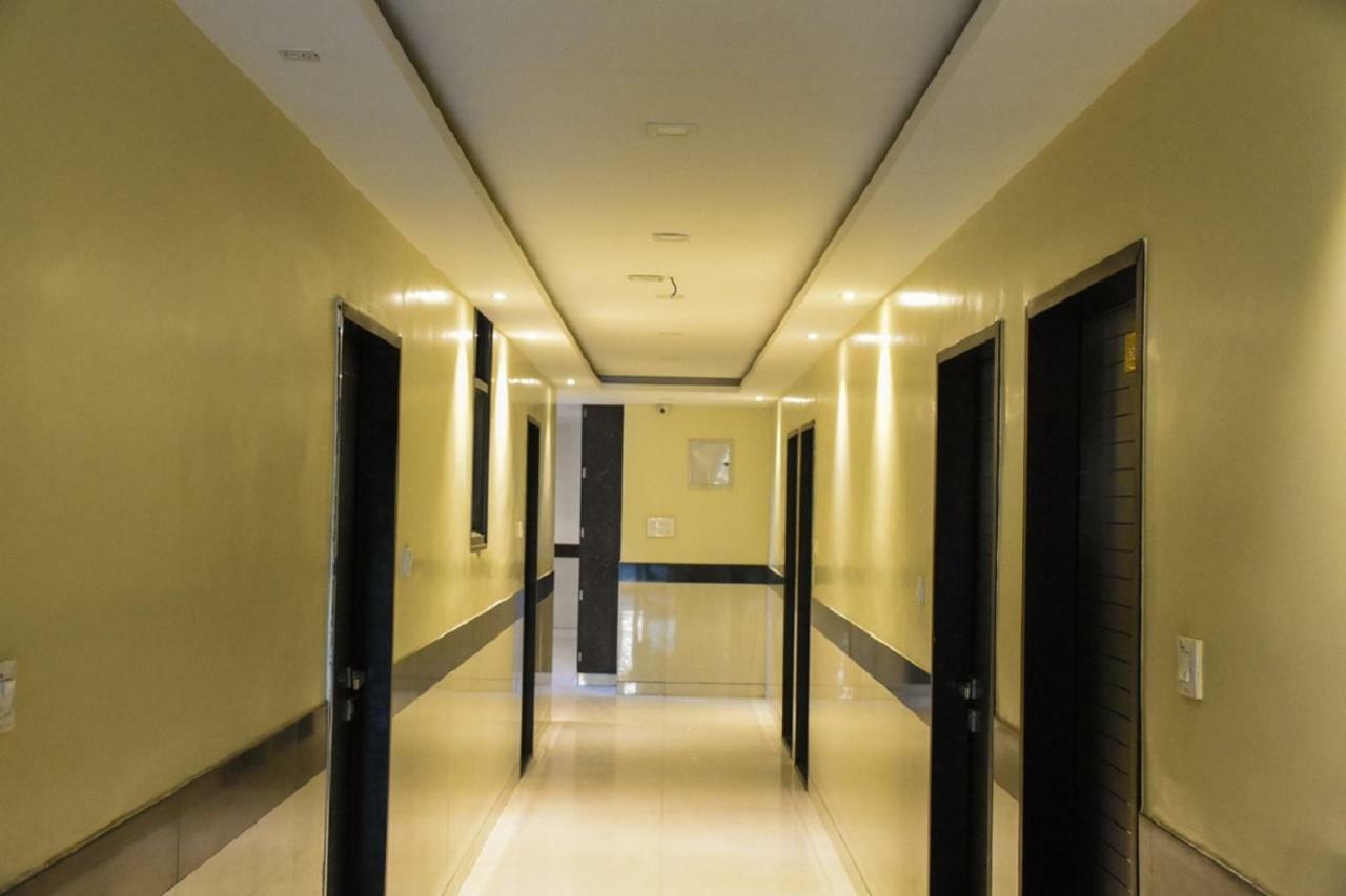 אינדורה Hotel Dilip מראה חיצוני תמונה