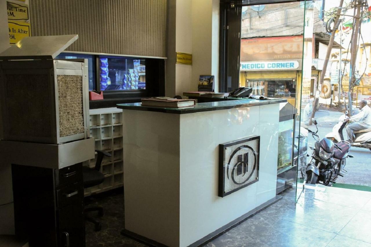 אינדורה Hotel Dilip מראה חיצוני תמונה
